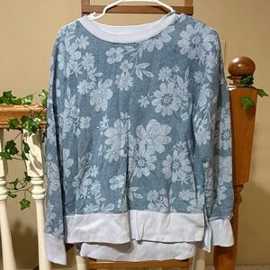 Time and Tru Floral Blue and White Sweater